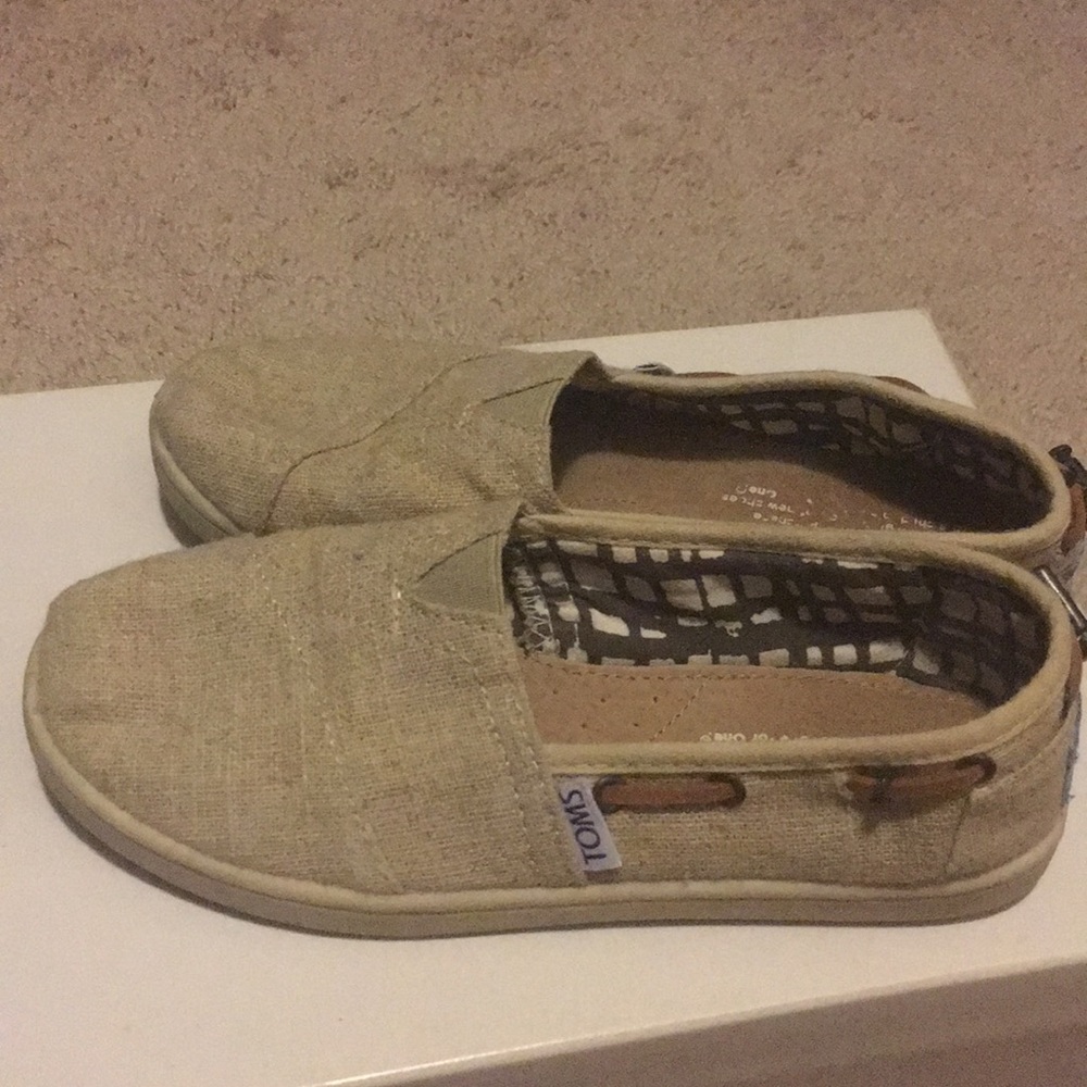 Toms